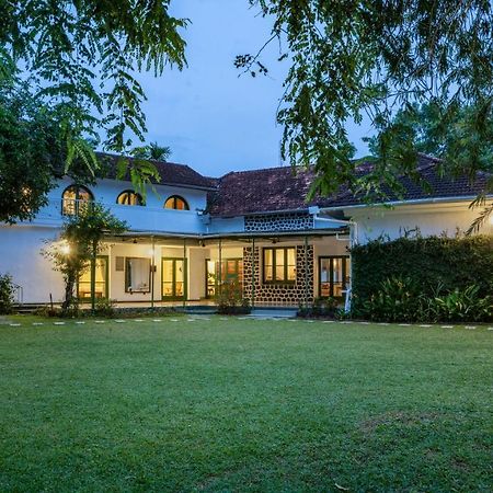 Hotel The Sacred Lotus Ayurveda Wellness Retreat Kochi Esterno foto