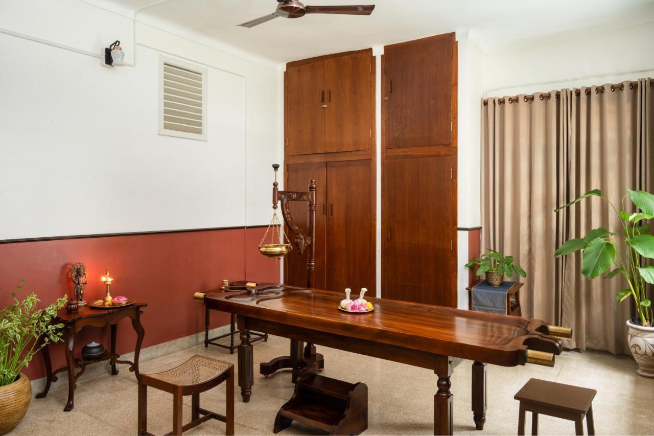 Hotel The Sacred Lotus Ayurveda Wellness Retreat Kochi Esterno foto